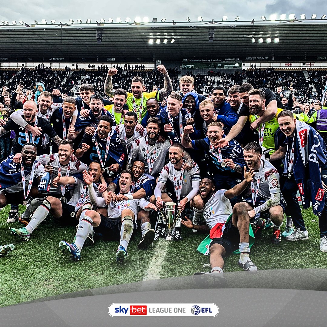 Hang it in the Louvre 😮‍💨 A day that @dcfcofficial supporters will never, ever forget 😍 #DCFC