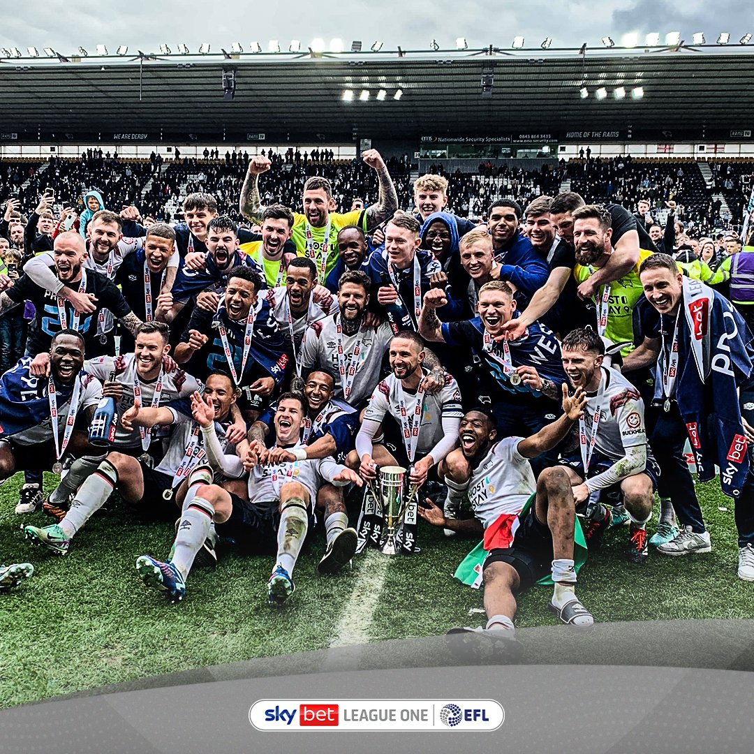 SkyBet's tweet image. Hang it in the Louvre 😮‍💨

A day that @dcfcofficial supporters will never, ever forget 😍 #DCFC