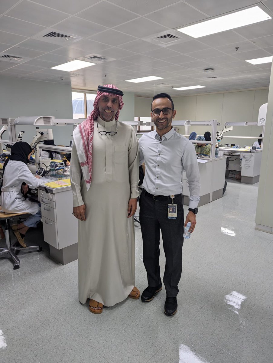 #يحدث_الان
ورشة عمل بعنوان
Current Trends in Endodontic Practice
 يقدمها الدكتور فيصل العنيزان أستاذ مساعد و استشاري علاج جذور وأعصاب الأسنان بجامعة الامام عبدالرحمن بن فيصل والدكتور أحمد ابو حيمد أخصائي علاج لب جذور وأعصاب الأسنان بمستشفى الملك فهد التخصصي 
بكلية #طب_الأسنان بـ