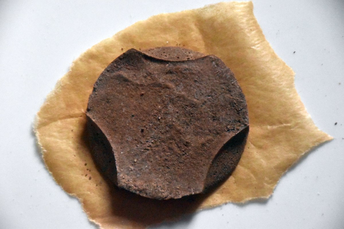 LucasSa54749430's tweet photo. Aftrer 3h/150°C
#Geoplymer #concrete slab composed: Precursor 5g MGS-1 from @SpaceResTech melted with 1g NaOH, crushed & mixed with 23g raw MGS-1 & 6g water
By @AlaskaLawlor & me
@The_JoeBob @rjward1775 @nart_rio @benmagelsen @JaraySzabolcs @NASA_Technology @ESA_Tech @NASAglenn https://t.co/z9UapSbtlf