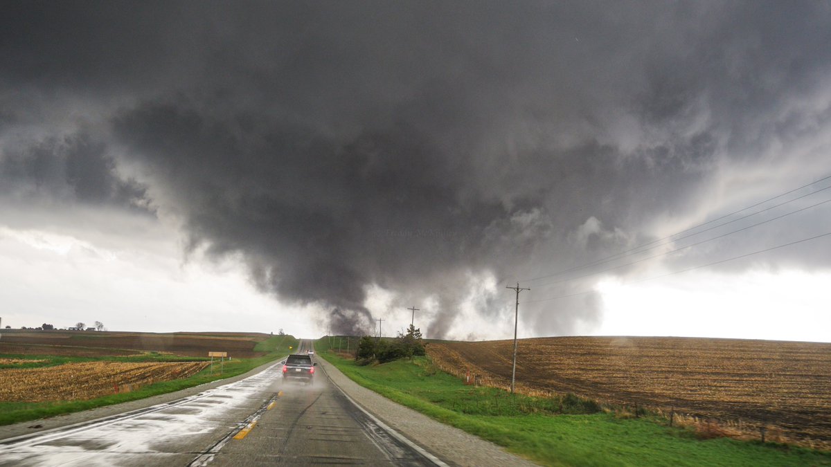 A few shots from yesterday's tornado outbreak in Nebraska &amp; Iowa