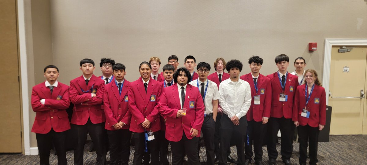 MrDubs_PM_andW's tweet photo. @WASkillsUSA #weisnercenter PM&amp;M students at 2024 SLSC @SkillsUSAIL 

#GSD #precisionmachining #mathatwork 
@sd129 
@WestAuroraHS 
@SkillsUSA https://t.co/r4Ci8bRPia