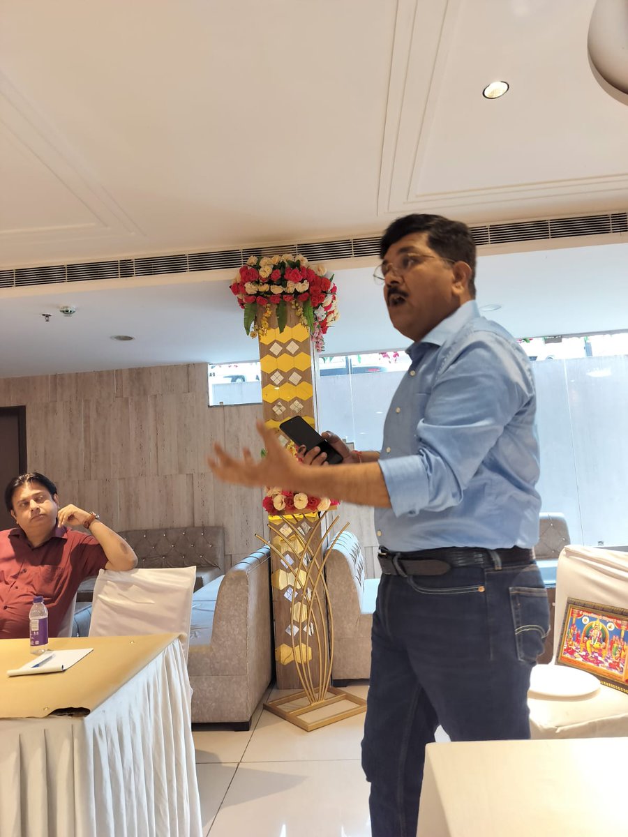 Chitransh Chamber of Commerce tweet media