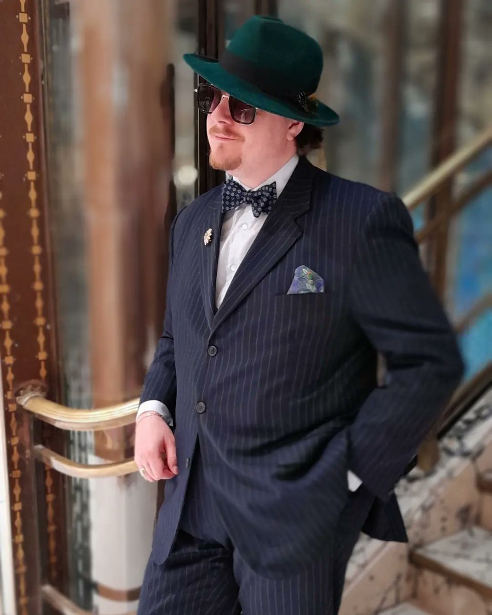 Entre l'écriture de deux chapitres, je déguste un plat délicieux chez panasia des Galeries Lafayette, boulevard Haussmann.

J'ai la joie d'avoir terminé le troisième chapitre de mon prochain roman de sciencefiction, une histoire qui se déroule cette fois en 7450 ! 
#books
#Roman