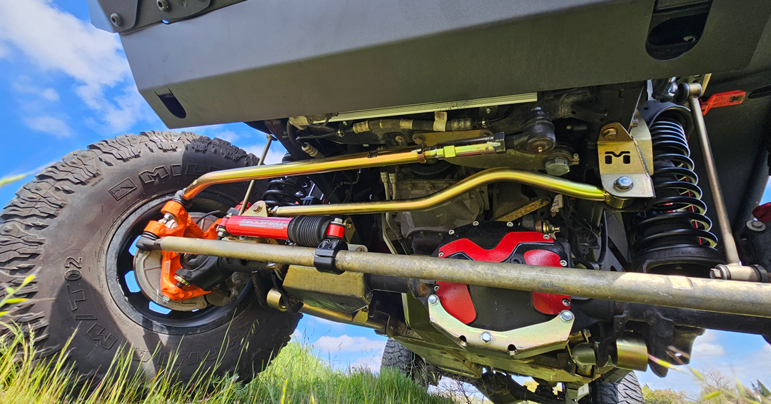 Eliminate bump steer in your lifted Jeep JL Wrangler and JT Gladiator with the MetalCloak Hi-Steer Kit. Completed with our Heavy Duty Drag Link and the needed Track Bar & Steering Stabilizer Relocation Bracket all in one package! metalcloak.com/jl-wrangler-jt…