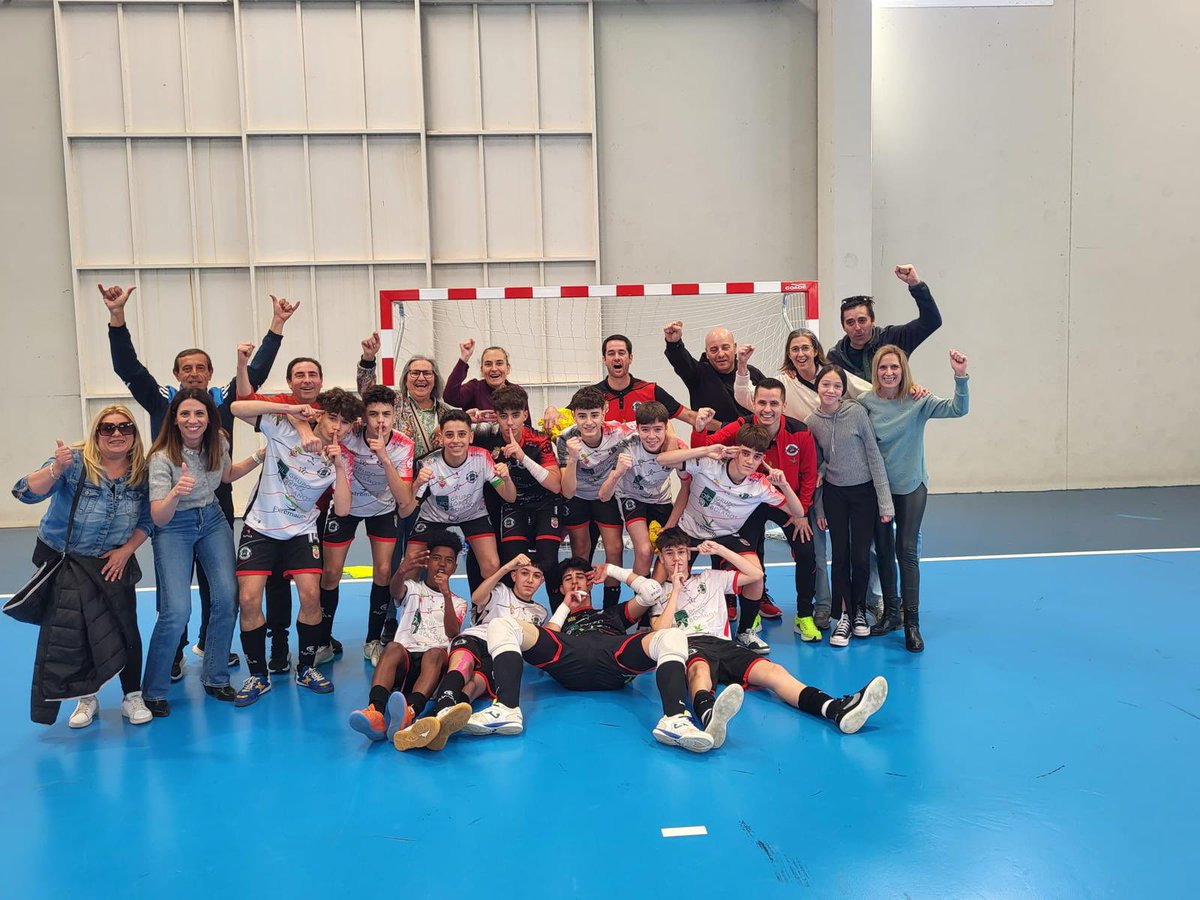Temporada 23/24
Cadete Fútbol sala-Judex
Cuartos de Final

<a href="/grupolopez14/">GrupoLopezBolañosFS</a> 3-1 AD La Madrastra

Sergio ⚽️⚽️
Javier ⚽️

Victoria de nuestros chavales para lograr el pase a semifinales. Seguimos 💪🏻🤍🖤❤️

#formandoelfuturo 
#123👼🏻2💫🤍🖤❤️