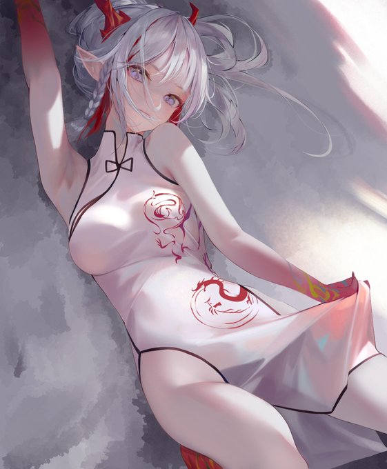 昔の絵です このような塗り方は肌の美しさをより表現できそう