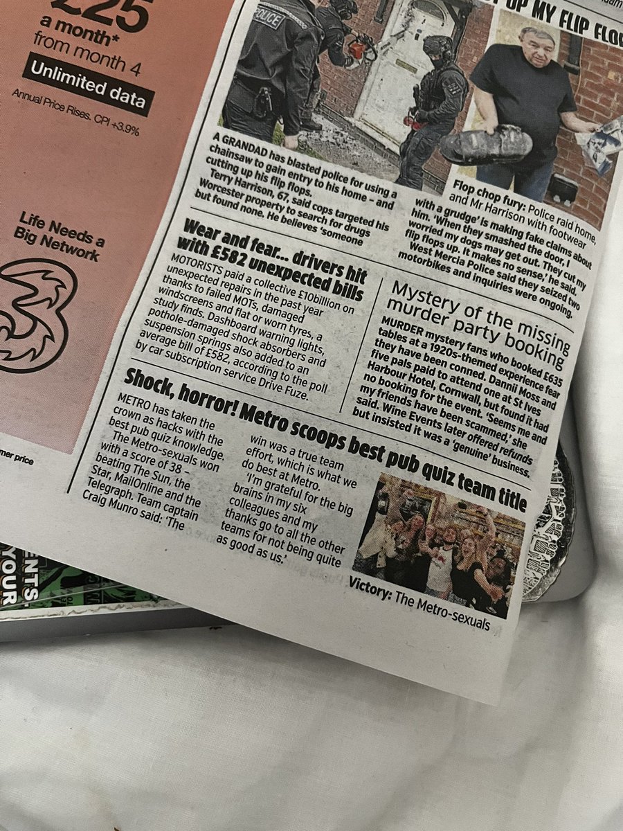 LuciaBotfield's tweet image. Shock, horror! @MetroUK scoops best pub quiz team title 🏆