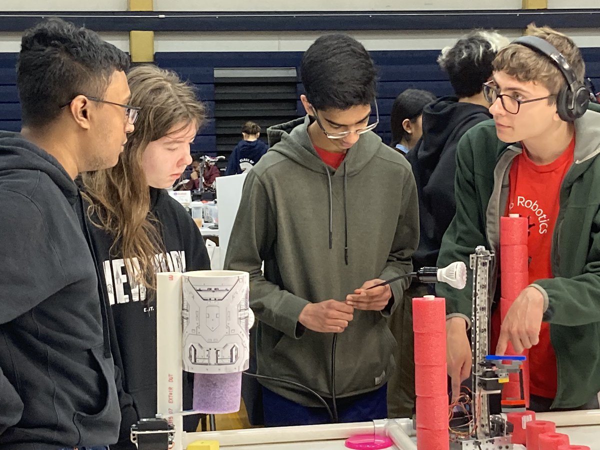 CarneyCreates's tweet photo. @_AHSRobotics team competition is underway! We crushed the on-site presentation! @AshlandClockers @Kstcoeur @BotballRobotics #botball https://t.co/HrFKzWAs4t