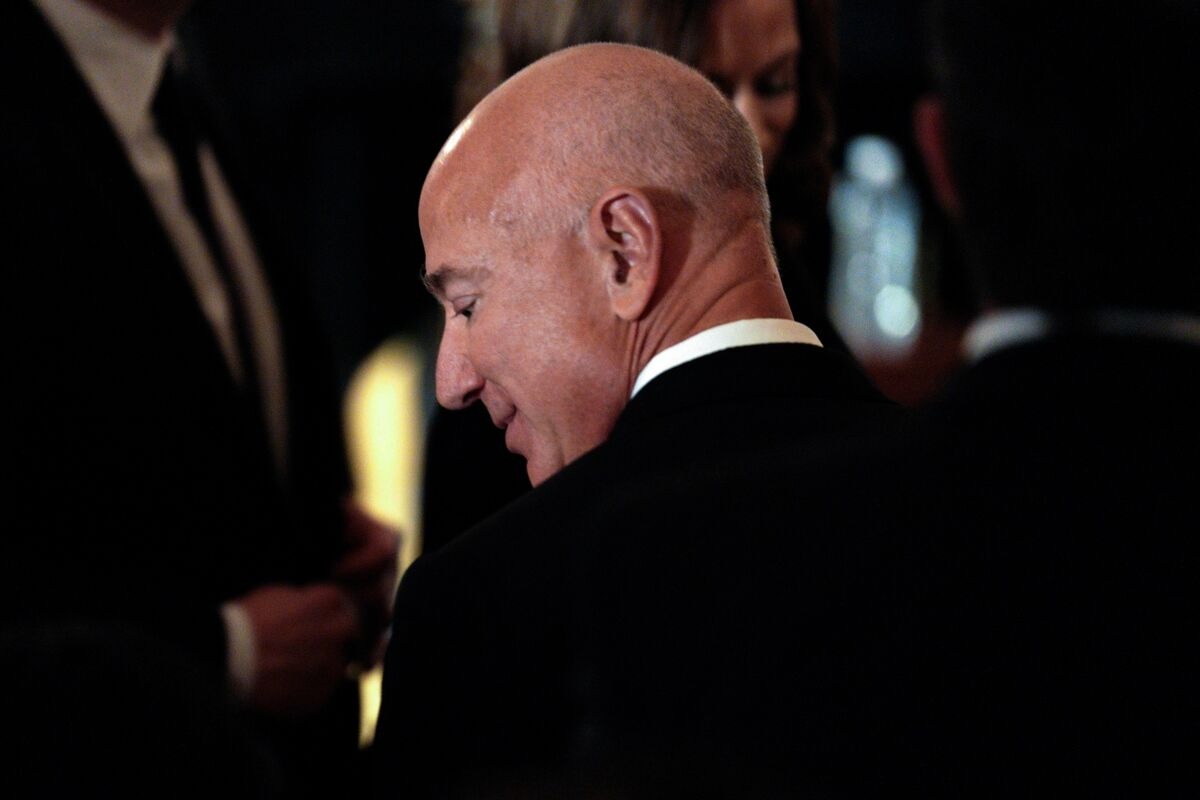 cheinyeanlim's tweet photo. Filing reveals FTC's allegations that Jeff Bezos, Andy Jassy, and Amazon executives utilized Signal's disappearing messages to obscure evidence in the FTC's antitrust case against Amazon. #FTC #AmazonAntitrust #SignalMessaging r/martechnewser https://t.co/KNUbtDfZa3