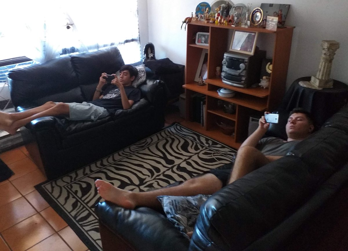 titodamegol's tweet image. Si mi familia está bien , yo estoy bien.
¡¡ Feliz Cumpleaños para mí !!  😉🎂🎂👋.
#27DeAbril .