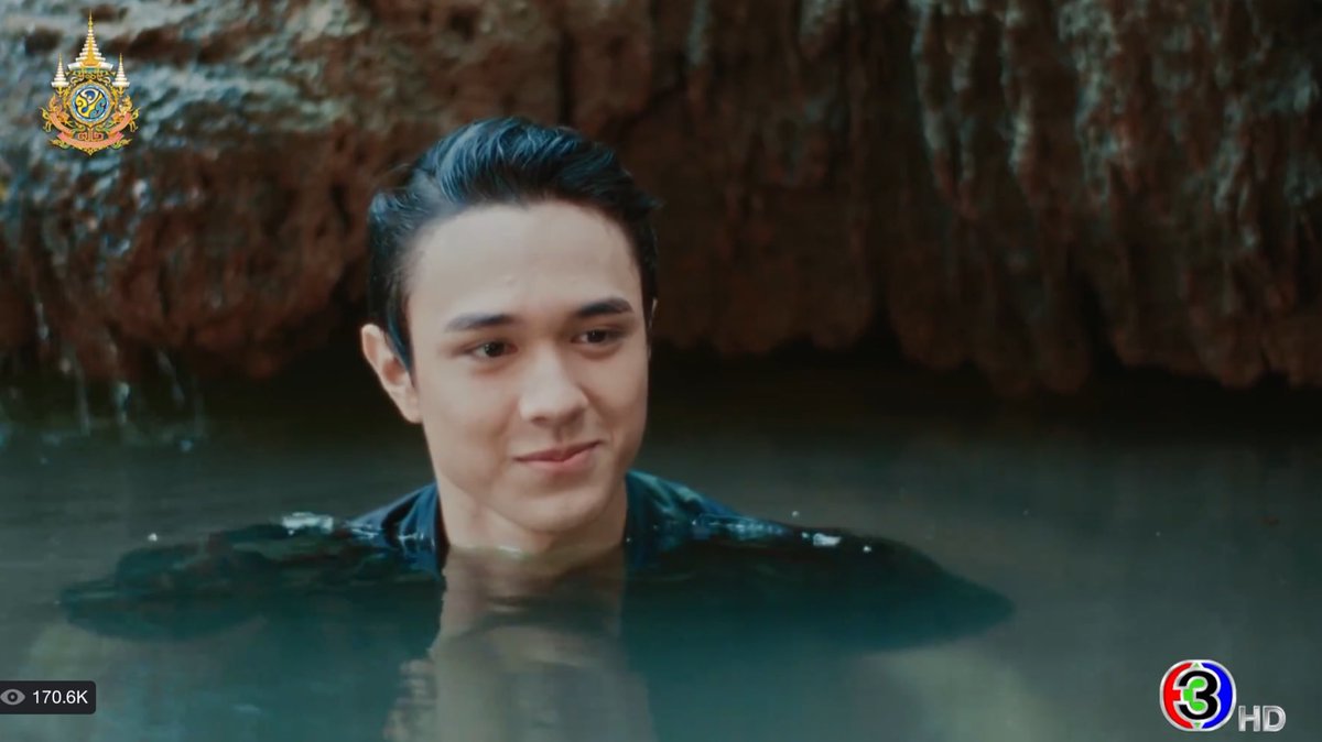 hiyallmilly's tweet photo. หมอฉัตร มันคุ้ม 580,000 ไปไกลมากละ ตอนนี้เป็นล้านแล้วหมอ หมอ โฟกัสงานก่อน คนไข้จังหวัดเชียงรายน้ำมูกไหลย้อยถึงนิ้วโป้งเท้าแล้ว หมอ อย่าเพิ่งยิ้ม หมอ

#ขวัญฤทัยEP8 https://t.co/rNWhH8InRh