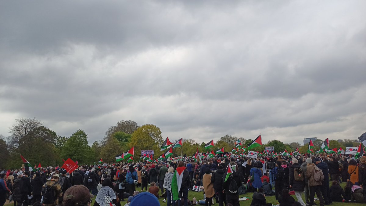 Free Palestine, stop genocide in Gaza. Stop Israeli war crimes.

Hyde Park, London.

#londonprotest
#FreePalestine