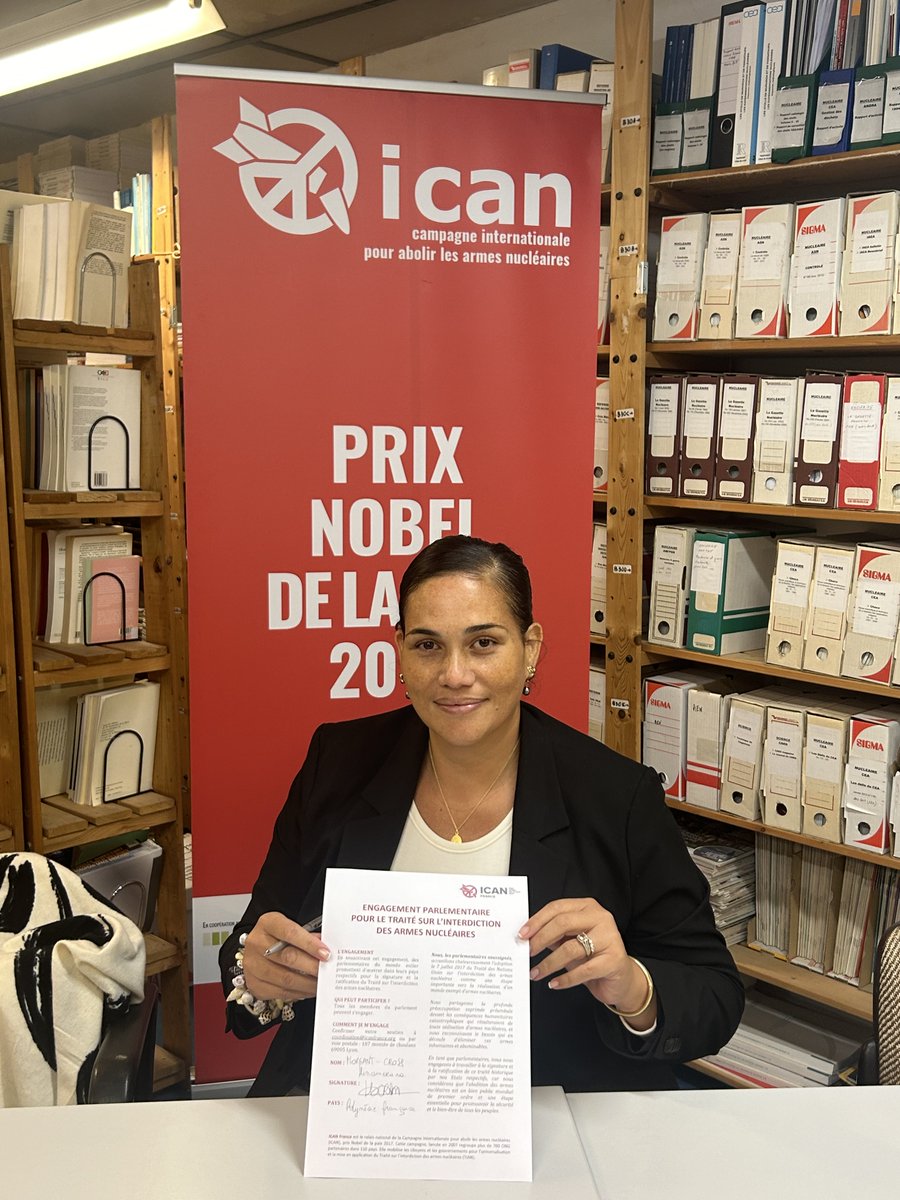 @nukestrat @hinamoeura The voice of @hinamoeura is really precious as a🇫🇷 nuclear victim, a woman, an MP. Really proud to know and to work with her across @ICAN_France She signed in our office last week the ICAN Parliamentary Pledge #nuclearban Now 35 🇫🇷MPs endorsed it and act in favor of the #TPNW