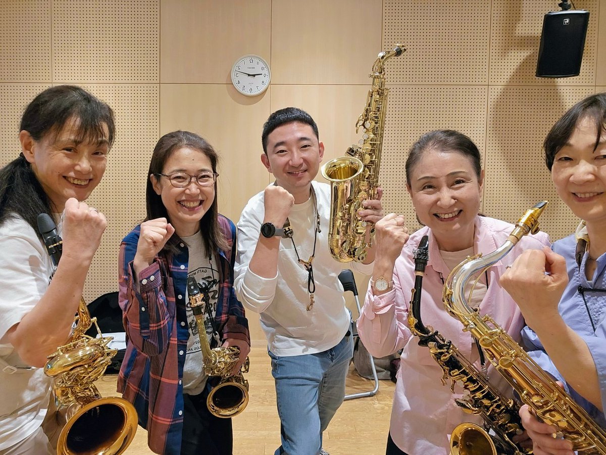 いよいよ明日は第３回演奏会
満開のさくらのように優しく素直な気持ちで演奏します🌸
戸塚さくらプラザリハーサル室にて午後６時３０分開演🎷
今回はゲストも登場❗
お土産もあるよ😄
#サックスアンサンブル
#サクラサックス