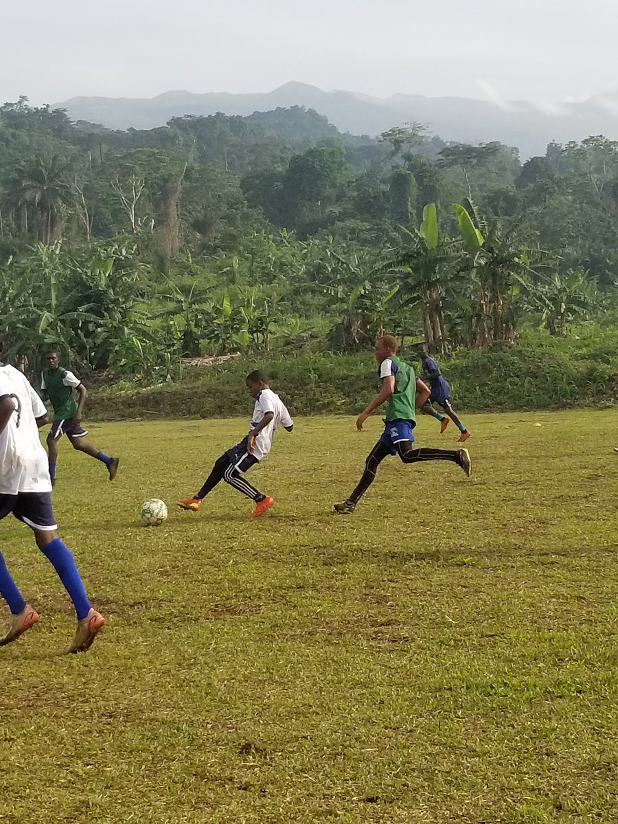 MessiNgalla's tweet photo. Beating myteam mate at training https://t.co/ujH1Qpgmr7