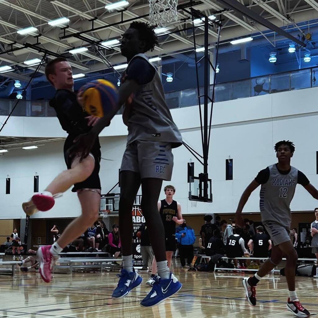 Some of our favourite pics from Friday’s Manitoba High School 3x3 Championships at the Sport Manitoba Courts. Find hundreds more by following the links at basketballmanitoba.ca. @wpgseabears @sportmanitoba #mbhoops 📷 @maryllauren