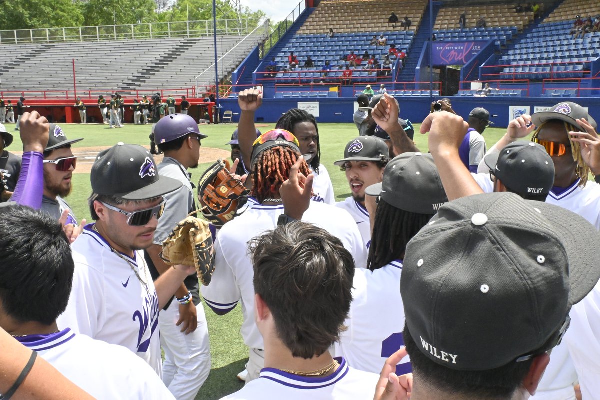 WileyAthletics's tweet photo. Here's some shots from the 2024 @HopeCreditUnion GCAC Baseball Championship. Thanks to the great photographers from @GCACSports for providing them. #FeartheClaws #LevelUp #EarnHistory #GoForthInspired #OneGCAC #GCACRising https://t.co/G4y2MwcV23