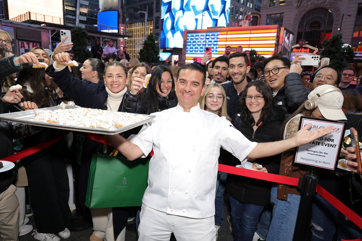 🌟Today’s the day, NYC! 🗽Join me and the famiglia at the Grand Opening of @carlosbakery at 1500 Broadway in Times Square! 🎂✨ I’m hanging out from 9 to 5 to meet and greet! 📸🎉 #CakeBoss #1500Broadway #TimesSquare #GrandOpening