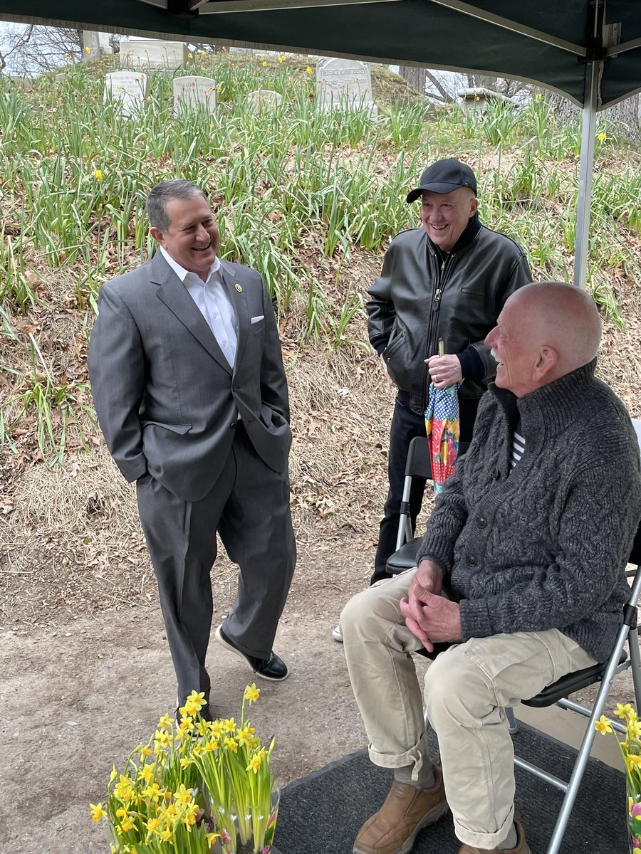 I was delighted to join volunteers at Mount Hope Cemetery for the second annual Daffodil Celebration today! Bill Whitney and the Daffodil Project have planted over 35,000 daffodil bulbs and are continuing to work to beautify this historical landmark for all to enjoy.