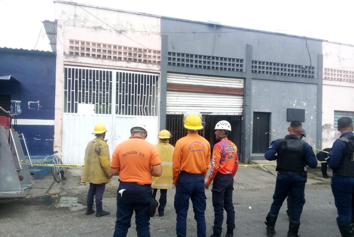 MijpVzla's tweet image. #27ABR || El accidente dejó saldo de dos personas fallecidas. Funcionarios(as) del #Cicpc  investiga los hechos.