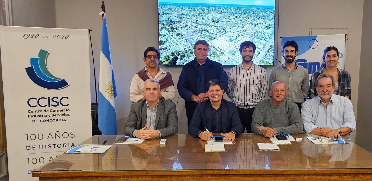 ENCUENTRO DE TRABAJO CON EL CENTRO DE COMERCIO, INDUSTRIA Y SERVICIOS DE CONCORDIA🤝🏻

El presidente de #CAME, <a href="/AlfredoGZChaco/">Alfredo González</a> participó del encuentro impulsado por Adrián Lampazzi, presidente del #CCISC y Jorge Villalta vicepresidente del Centro Comercial, junto a <a href="/FarachSilvio/">Silvio Farach</a>,
