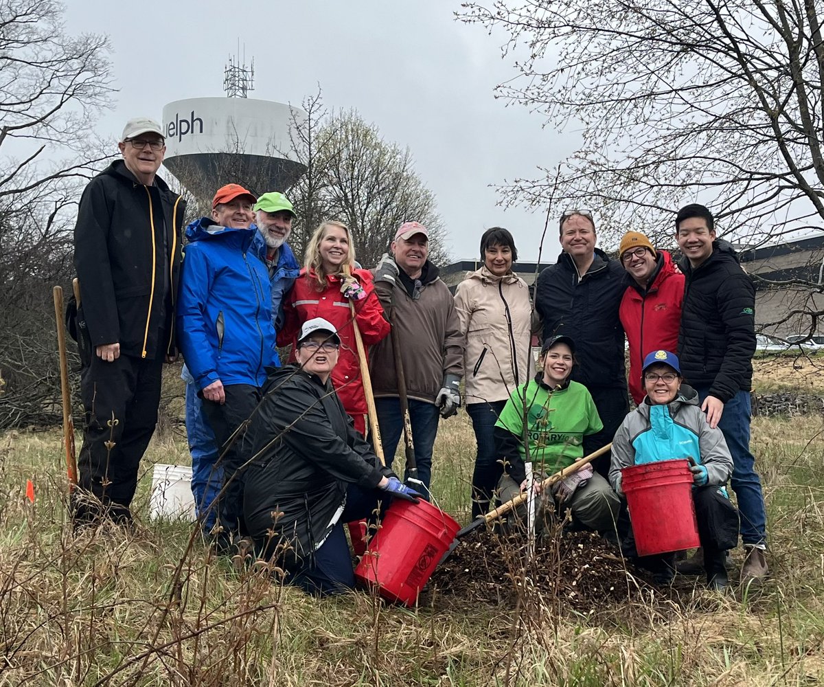 davebeaton4's tweet photo. Hanlon Forest planting happening now.  Lots of great planting happening.  Join in till 2 pm. https://t.co/XkhT36QkuP
