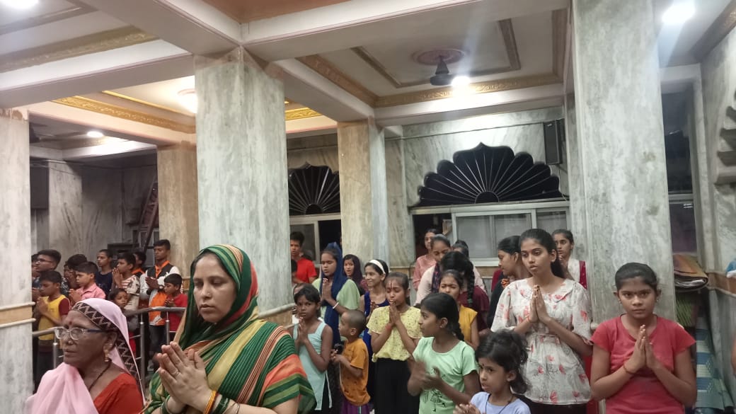 sanatansevasang's tweet photo. #सनातन_सेवा_संघ🚩
आज संघर्ष नगर, असल्फा, 3 नं खाड़ी, अशोक नगर, साने गुरुजी नगर, जागृति नगर, असल्फा भाजी मार्किट एवं दुर्गा नगर में शनिवार शाम की साप्ताहिक आरती और बैठक मंदिर में आनंद पूर्वक सफल हुई, आरती को आनंदपूर्वक बनाने के लिए सभी सनातनियो का तहे दिल से धन्यवाद🙏🙏 https://t.co/aCDhqcfMcV