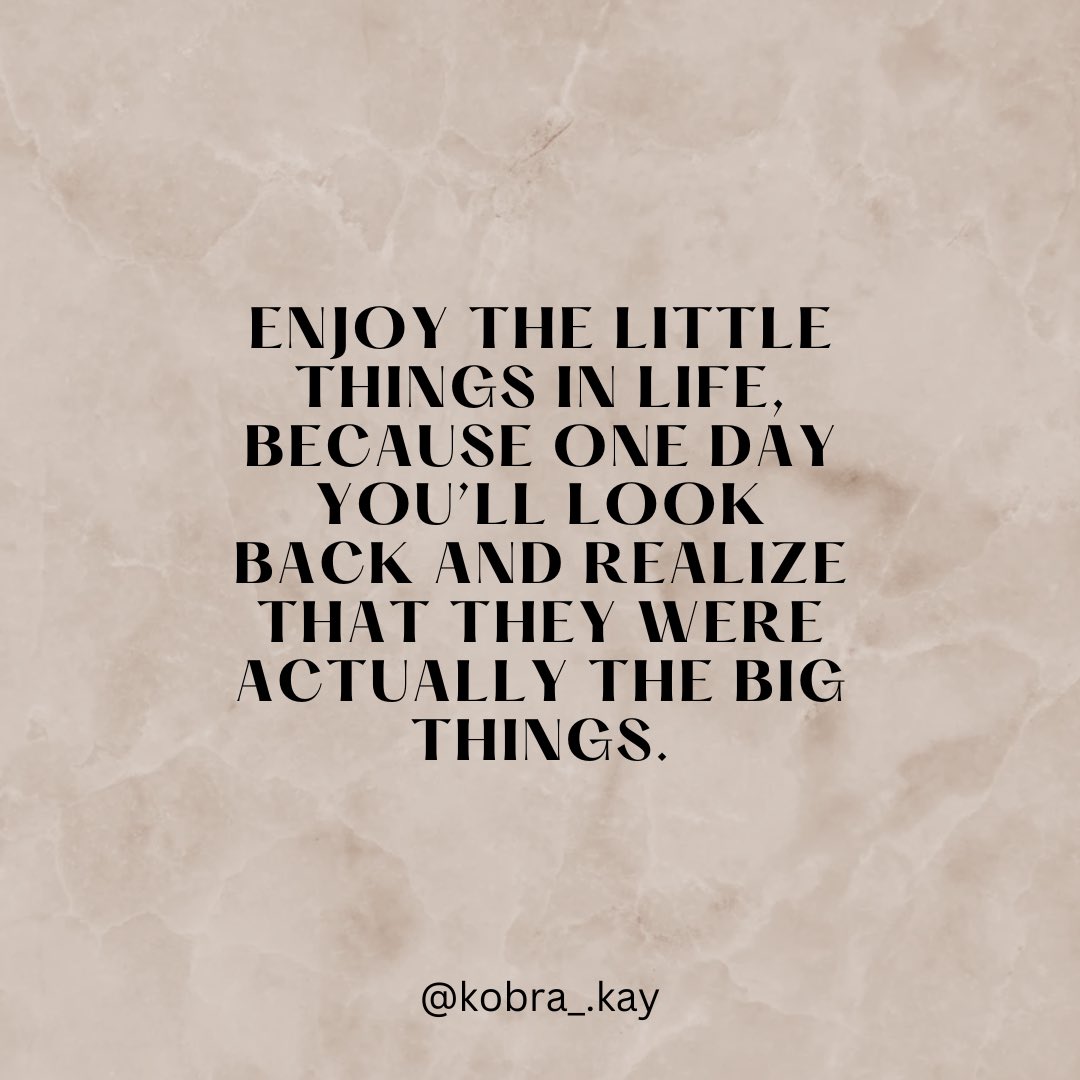 Genieße die kleinen Dinge im Leben, denn eines Tages wirst du zurückblicken und erkennen, dass es eigentlich die großen Dinge waren.

#enjoythemoment #quotes #mindset #mentalhealth #QueenOfTears