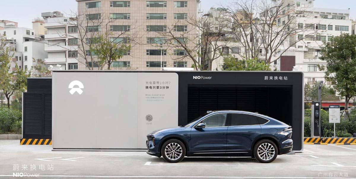 NioStrats's tweet photo. This is a typical argument made about batteryswapping, but how often do you see long queues of $NIO #NIO users waiting? Batteryswaps are ordered or scheduled so you can plan trips, or drive to next batteryswap. Charging isnt standardzed &amp;you find out how long lines are on arrival https://t.co/9Zo2sVBMHw