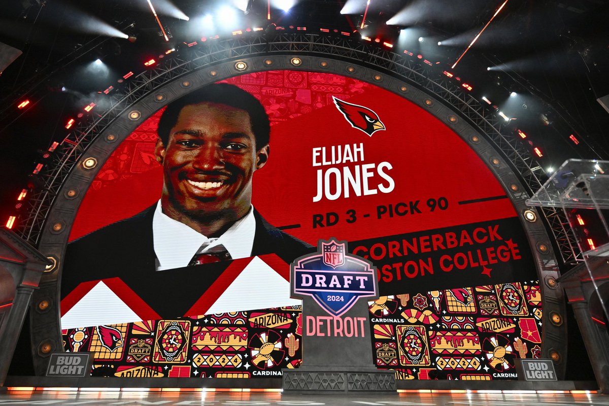 Congratulations to Elijah Jones on his selection in the 2024 NFL Draft. Elijah was a member of our 2016 AAA Championship team. Elijah is the definition of a Hayesman: Intelligent, Respectful, Loyal, Humble, Resilient, and Hardworking! 2 claps for Elijah! #UpHayes #WeAreNYC