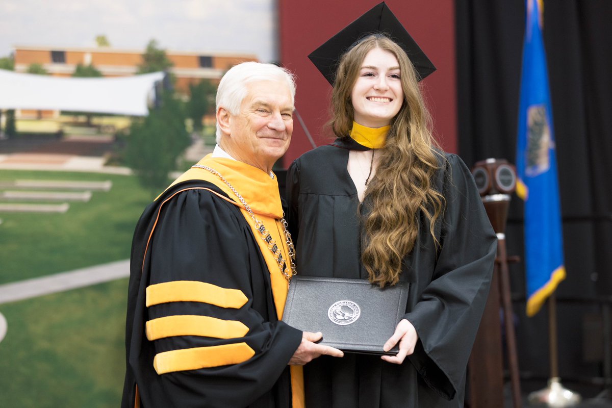 okchristian's tweet photo. Spring Graduation is on the books! 🎓🦅
Your Story. God’s Purpose.
.
.
#Graduation #Spring #Oklahoma #Christian #University #OKC #OCGraduation #Alumni #OCFamily https://t.co/pPPjUfg9K6