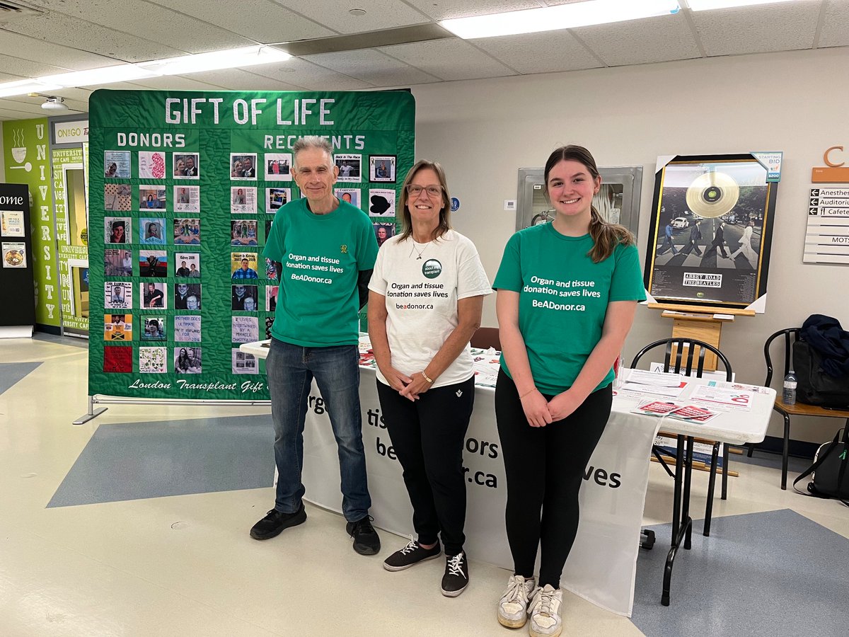 @LHSCCanada Grateful to be back spreading awareness 13 months post liver and kidney transplant with my daughter and a privilege meeting  Wayne . Wayne is  an incredible man with a generous heart 💚 @TrilliumGift #beadonor