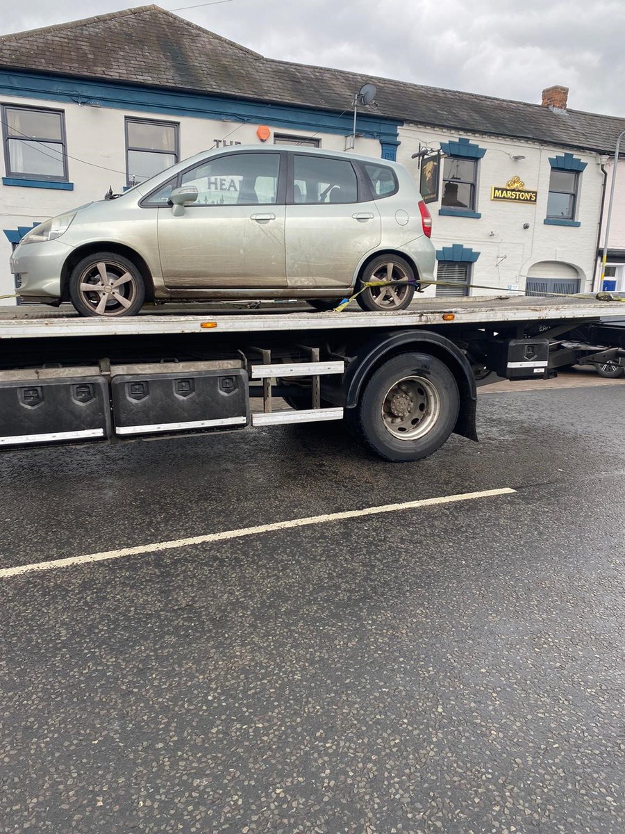SStaffsPolice's tweet photo. Officers from Shift 1 and Shift 2 Neighbourhood Teams have worked collaboratively targeting our road network within South Staffordshire. As a result, a number of vehicles have been seized as well as Stop Searches being conducted under the Misuse of Drugs Act #StopSearch #Fatal5 https://t.co/rejIOiCrj9