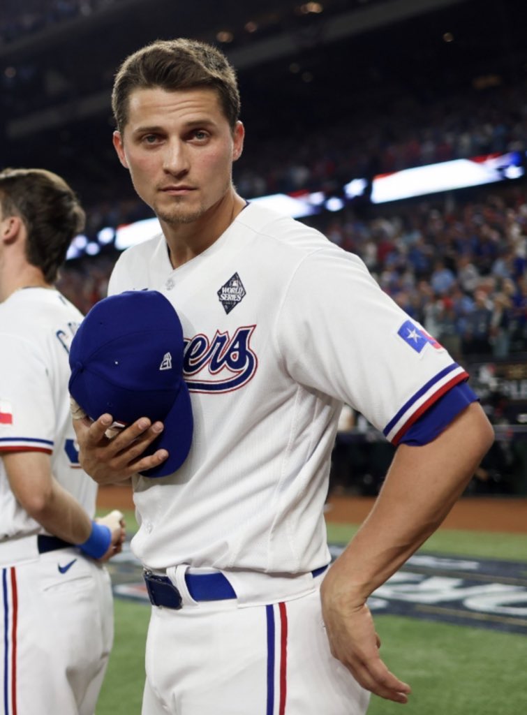 WritingRangers's tweet photo. Happy Birthday King 👑 @coreyseager_5 https://t.co/Sylv1L6eq0