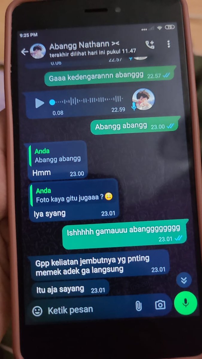olafaa_'s tweet photo. Mereka kenal dari mobile legend, yang cewe umur 12thn, cowo kontol ini umur 20thn. Modusnya love bombing trs kalo ga diturutin kemauan dia ngancem bunuh diri. SAKITTTTT !!! https://t.co/jGRN8RhHAm