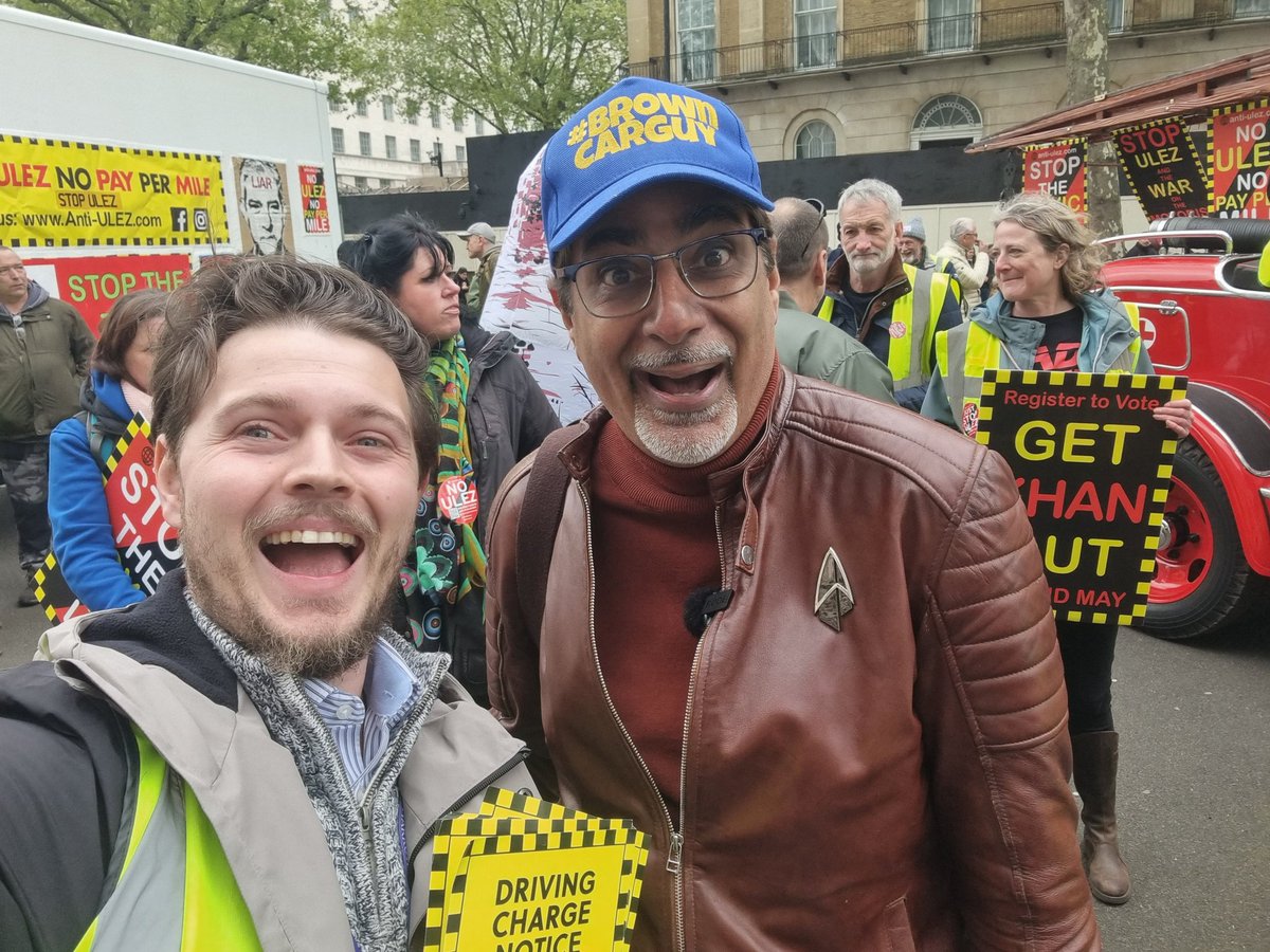 MGoodwinFreeman's tweet photo. A year of fun with @Shahzad_Sheikh as we enjoy the last #StopULEZ protest before Thursday's elections 🗳
Susan Hall will SCRAP #ULEZ expansion ON DAY 1 ✅️
Sadiq Khan wants to go further and charge more ❌️ https://t.co/sgehBS67Lp