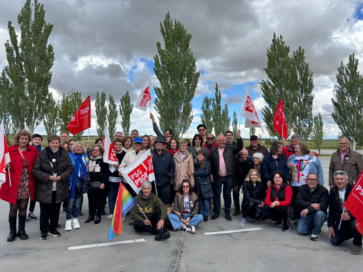 Unha de tantas imaxes do compromiso socialista da nosa provincia.

Camiño de Ferraz. Pola democracia.

#PedroNoTeRindas #PEDRO #PedroNoTeVayas #YoConBegonaGomez