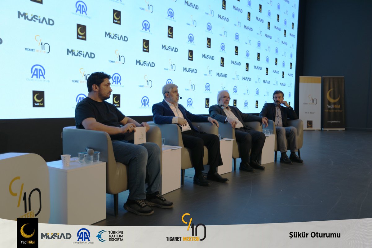 Kampımız Mehmet Cebeci'nin moderatörlüğünde, Halit Bekiroğlu, Şahin İlhan ve Dr. Erhan Erken'in  gerçekleştirdiği Şükür Oturumu ile devam ediyor.