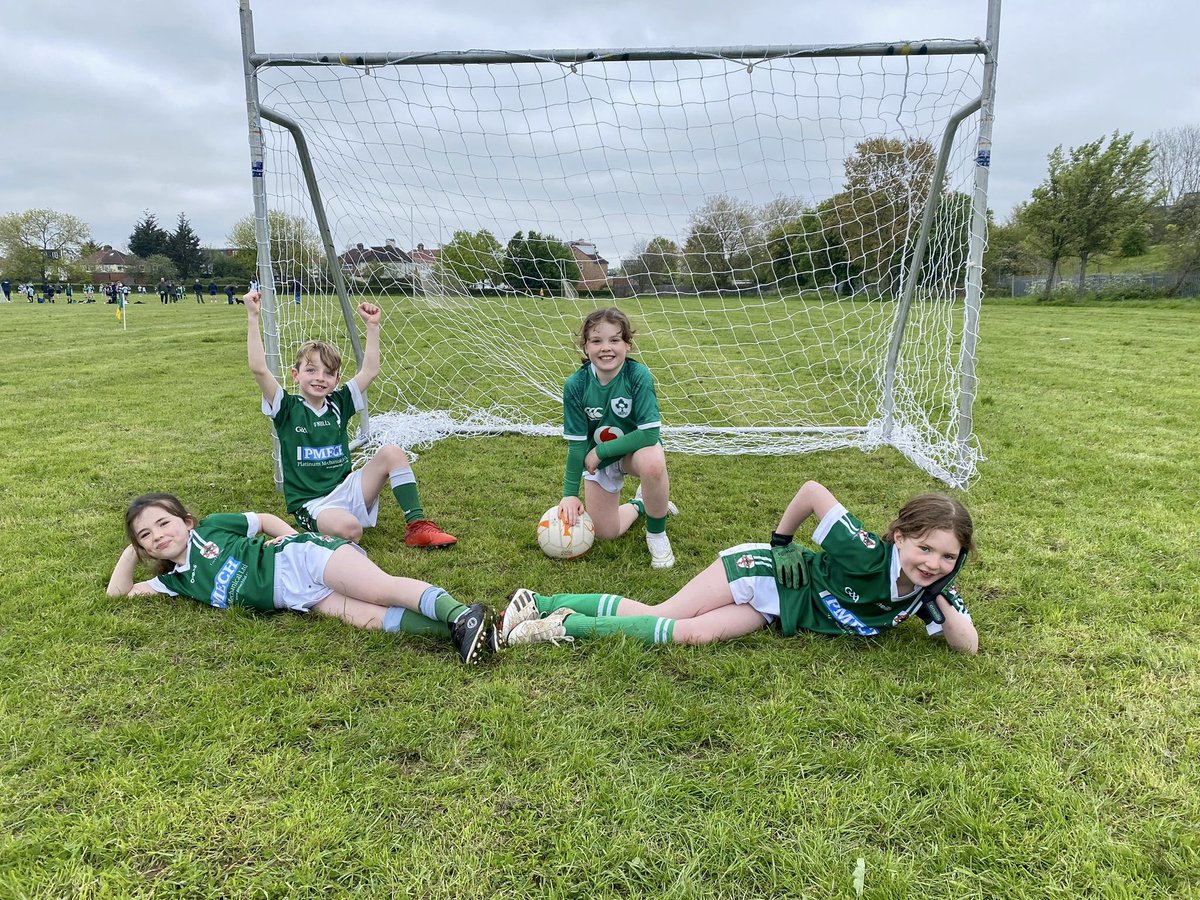 Well down to our U9 little superstars Erin, Aislings, Grace and Arlo who played in the @TaraLadiesGFC @Taragfc Blitz this morning!!! 💚🏐 Looks like they had a great time! 😀