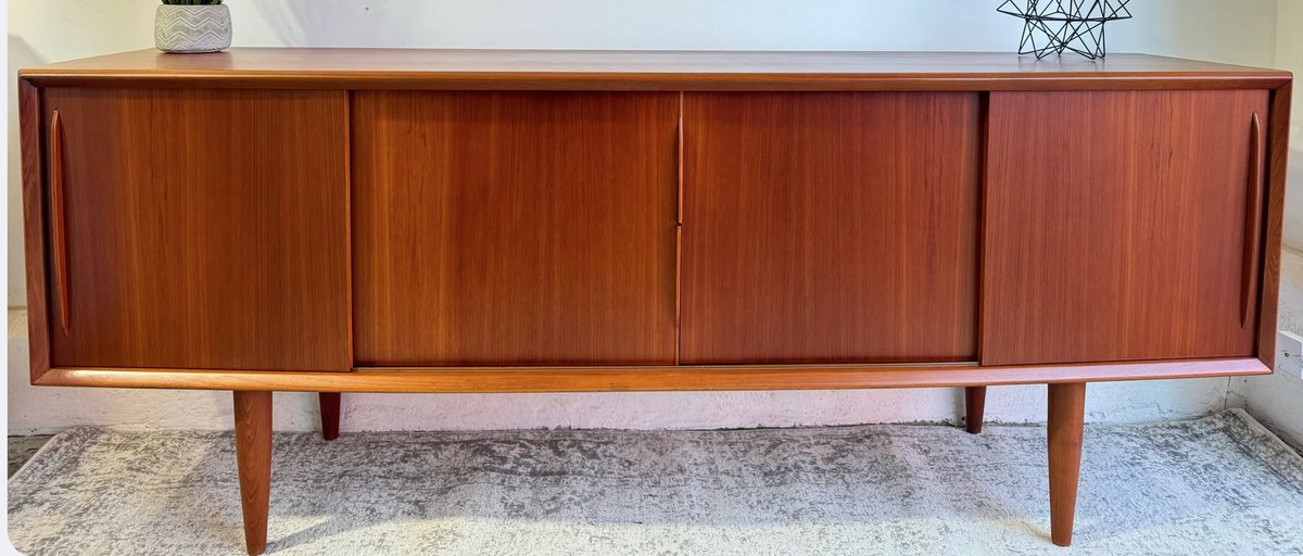'Can anyone help ID this credenza/sideboard ?'