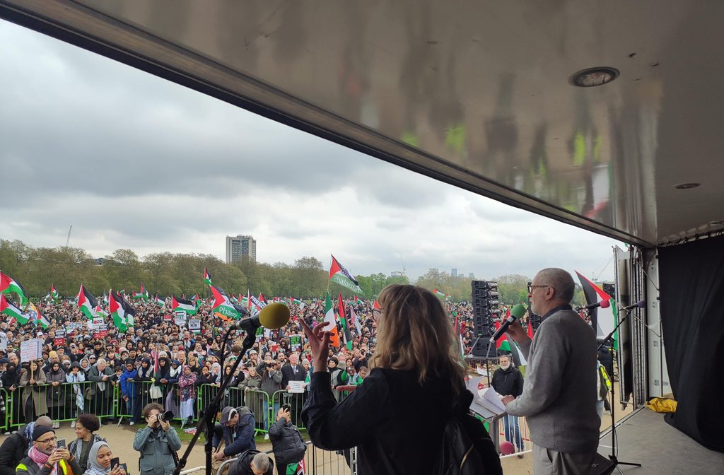 A rallying speech from @jeremycorbyn “keep speaking out, keep demanding a ceasefire, keep demonstrating to bring about a peace. We are a movement for global peace. We are a movement for global justice.”
