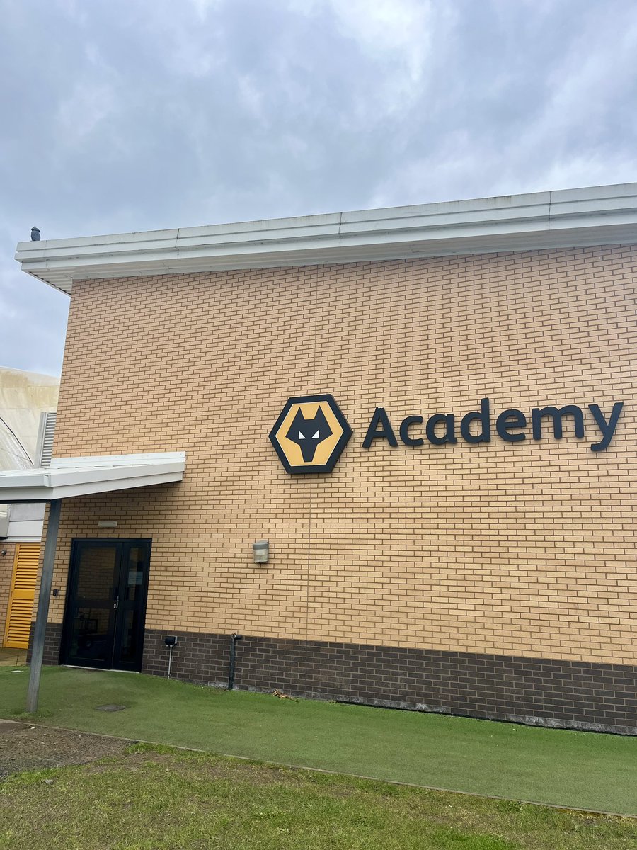 chorleyfc's tweet photo. Time for a spot of training at the Sir Jack Hayward Training Ground 👀 

A special thank you to @Wolves, the @WolvesAcademy and especially Darren Ryan &amp; Steve Davis for looking after us this afternoon 🖤🤍 https://t.co/TDJ7fcz1Du