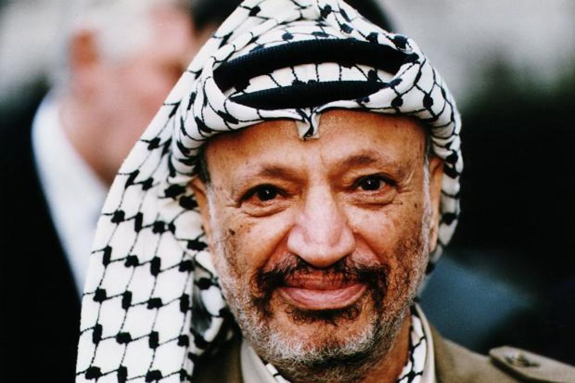 🗨️ 'Today I come bearing an olive branch in one hand, and the freedom fighter's gun in the other. Do not let the olive branch fall from my hand. I repeat, do not let the olive branch fall from my hand.' - Yasser Arafat, 13 November 1974 at UN General Assembly #palestine #quote