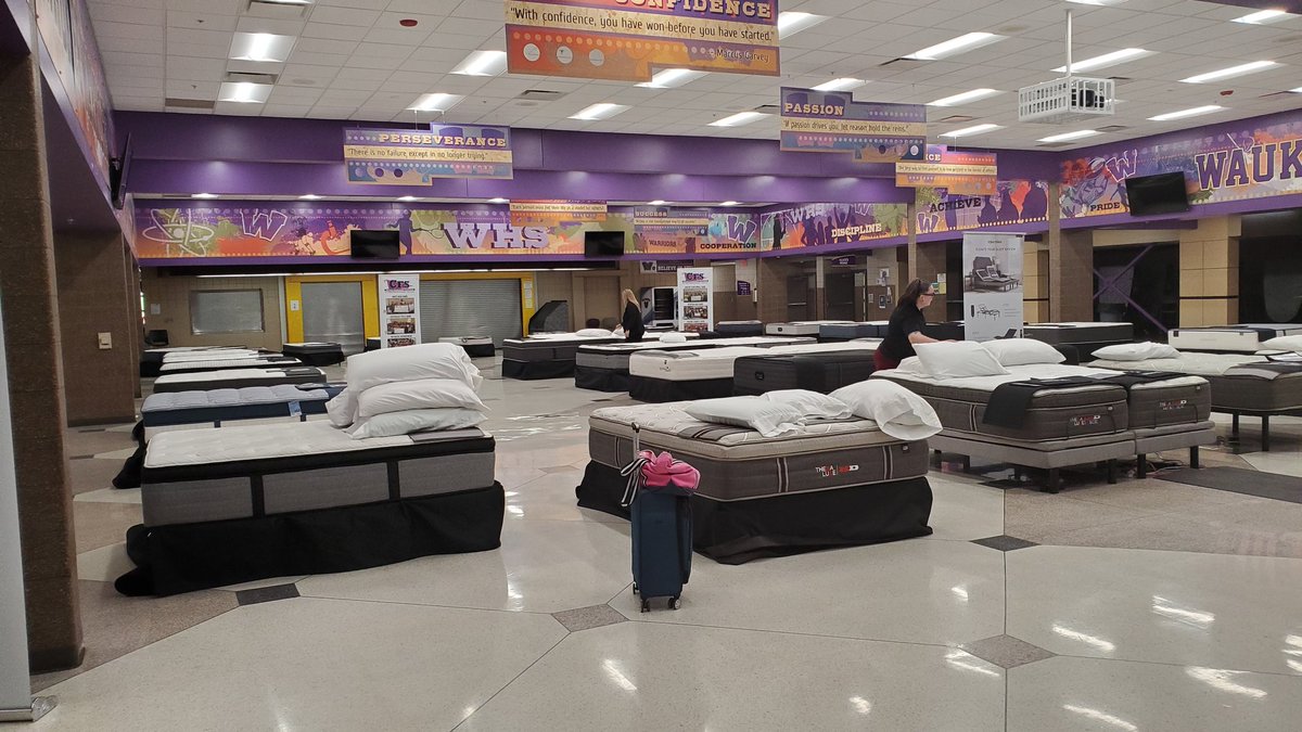 maestro50323's tweet photo. 4th annual mattress sale today.  10-4 in the commons. https://t.co/SHHsCuRiPT