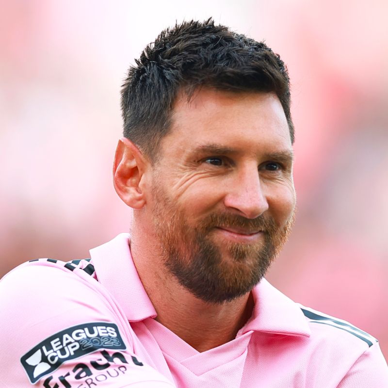 Tickets to see Lionel Messi today at Gillette Stadium are more expensive than a Patriots game.

Average Purchase Price
• 2023 Patriots Home Game: $275
• Today's Inter Miami Game: $285

This is the second NFL stadium Messi has sold out this month.

(Ticket data via <a href="/TickPick/">TickPick</a>)