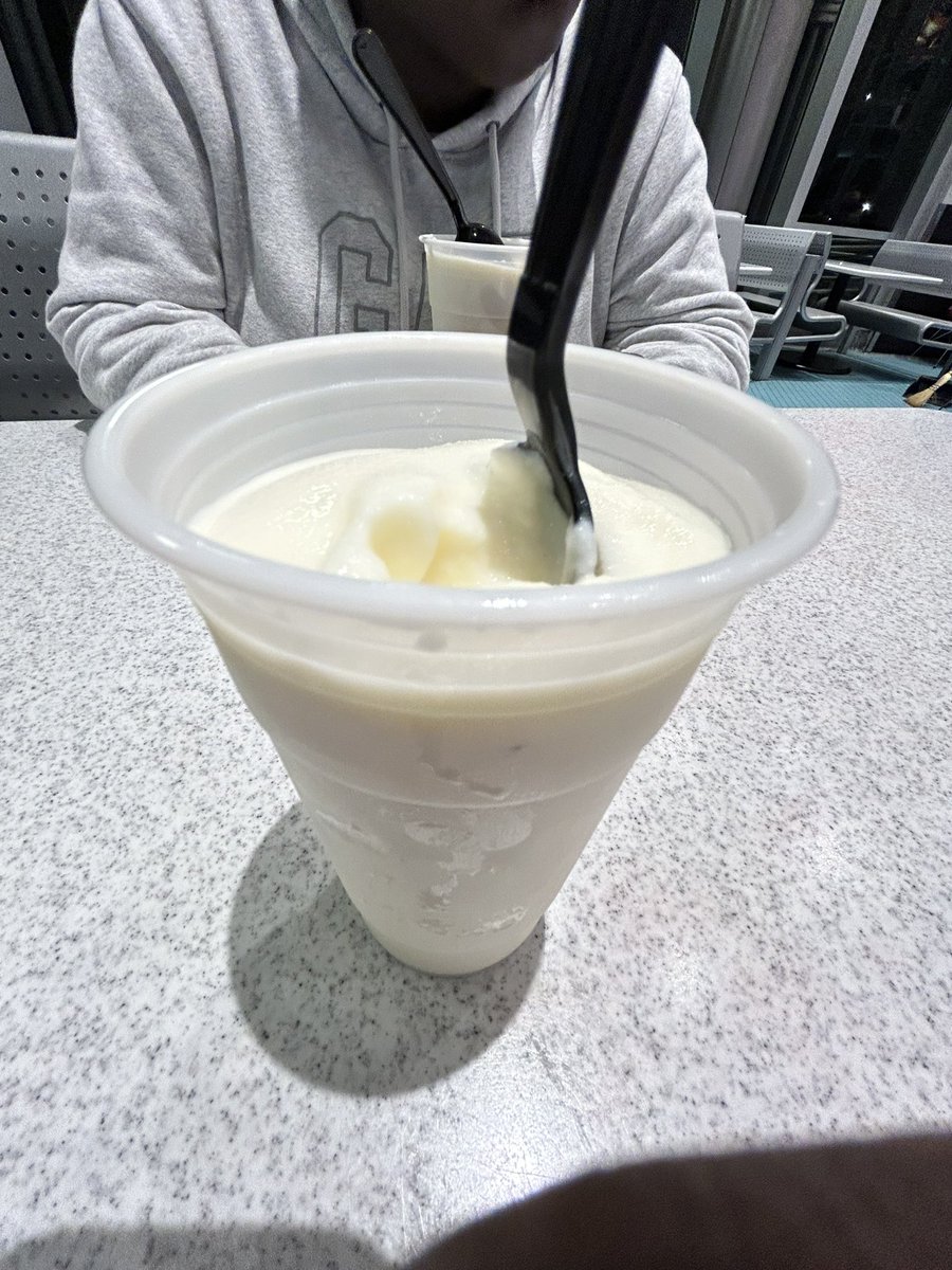 https_trinn's tweet photo. @nayaluvs2yapp my gradbash mini dump😭 https://t.co/5yXdESdgkl