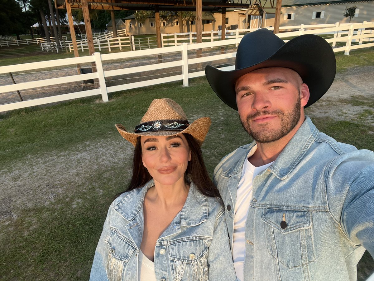 🤠 @JENNIWOWW