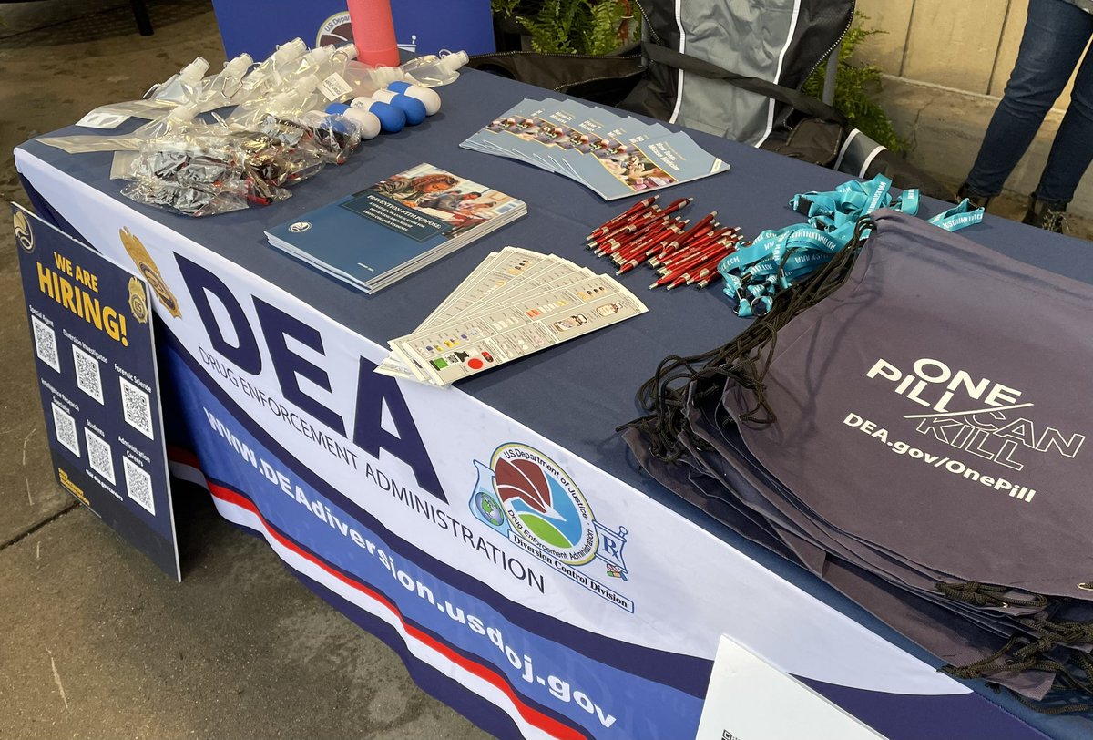 💊 #DEA #TakeBackDay is today! Visit dozens of locations between 10 a.m. - 2 p.m. MST and bring in unwanted, unneeded or expired medications. We’ll properly dispose of them, free of charge and no questions asked. Find a location nearest you: deatakeback.com 💊 Thank you!