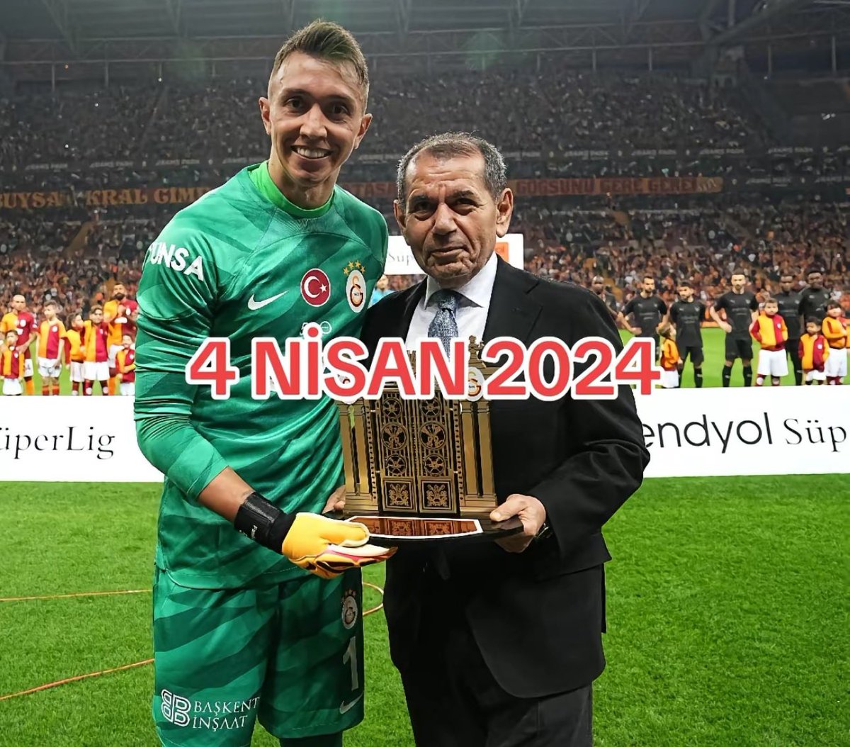 Muslera’nın Eldivenleriyle tutamadığı tek şey zaman.